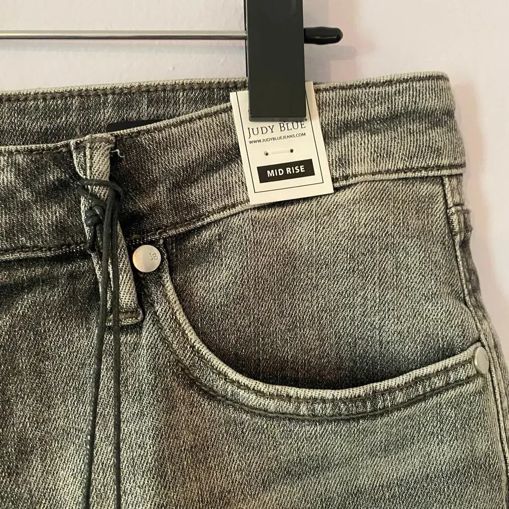 NWT Judy Blue Skinny Fit Mid Rise Gray Wash Jeans Tummy Control Women's 13 / 31 - Picture 3 of 13